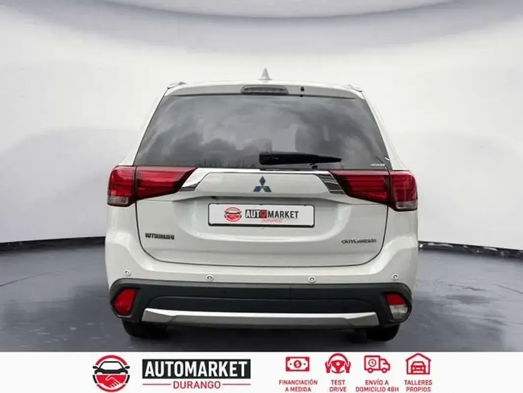 Usado Mitsubishi Outlander Motion 150 CV (110 kW) 2018 Blanco SUV