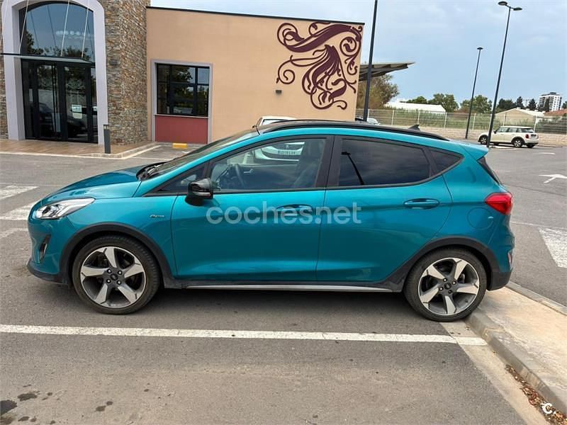 Usado Ford Fiesta Active 125 CV (91 kW) 2018 Azul Utilitario