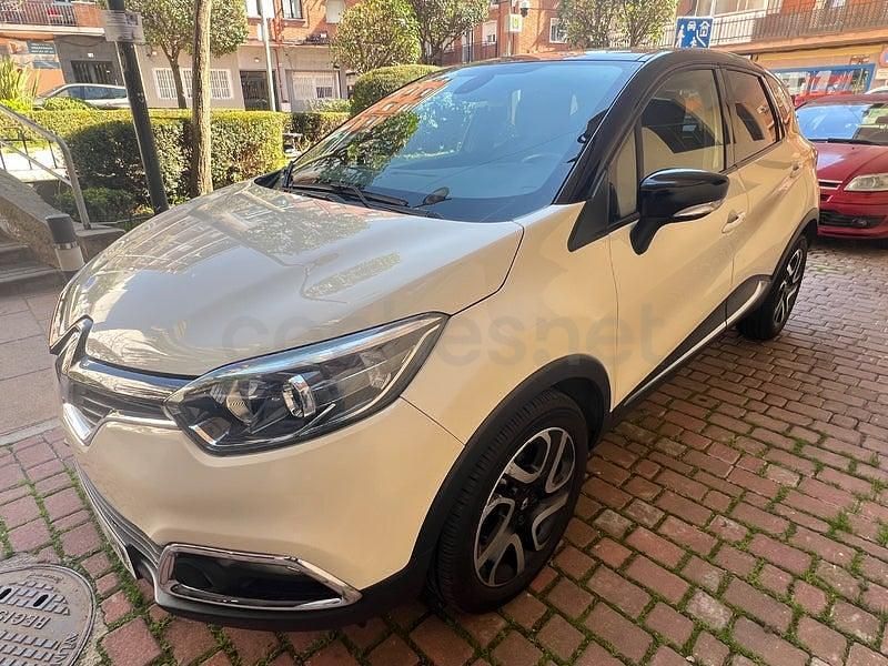Usado Renault Captur Intens 90 CV (66 kW) 2016 Beige SUV