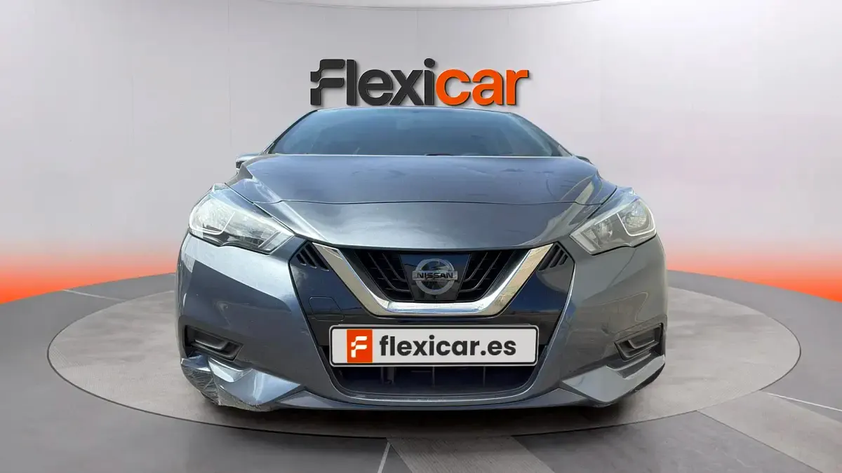 Usado Nissan Micra 101 CV (74 kW) 2020 Gris Utilitario