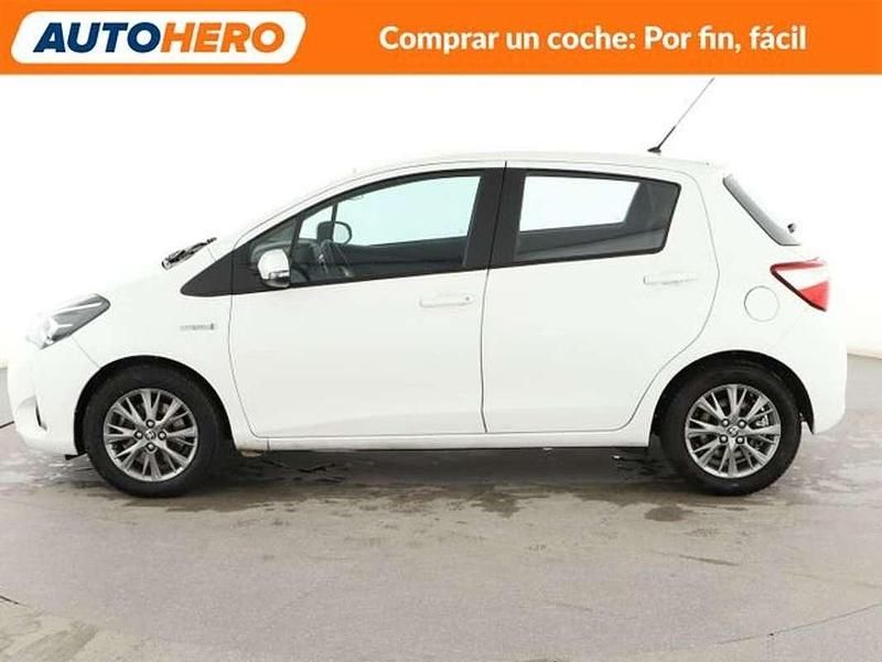 Usado Toyota Yaris Hybrid Active 99 CV (72 kW) 2018 Blanco Utilitario