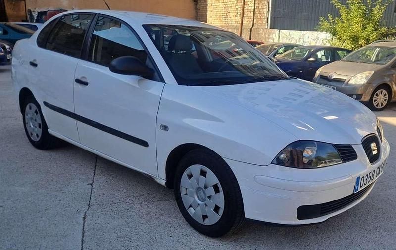 Blanco Usado 2004 Seat Cordoba Reference Utilitario | 2250 € (Super precio) - Imagen 1/4