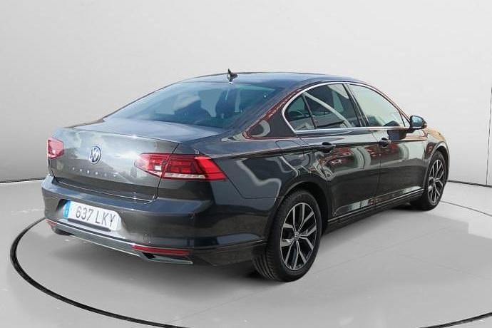 Usado VW Passat Executive 120 CV (88 kW) 2020 Berlina