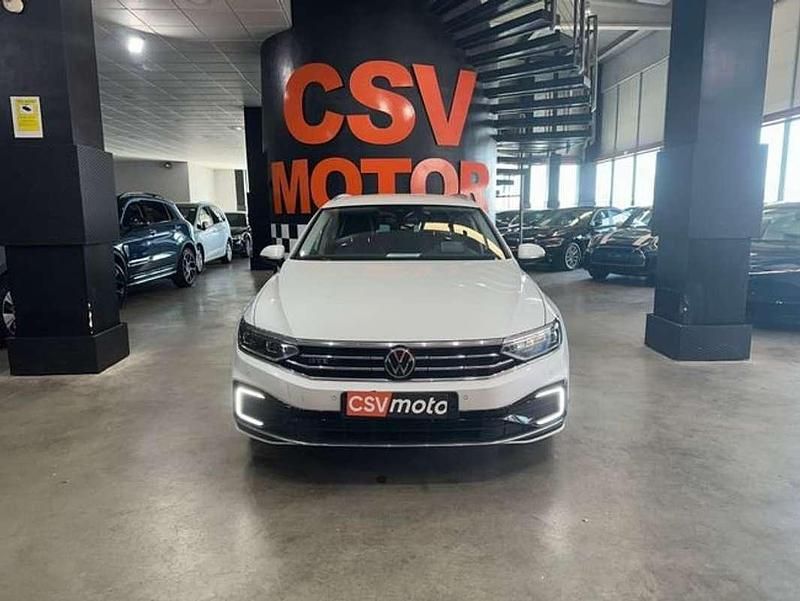 Usado VW Passat GTE 218 CV (160 kW) 2022 Blanco Familiar