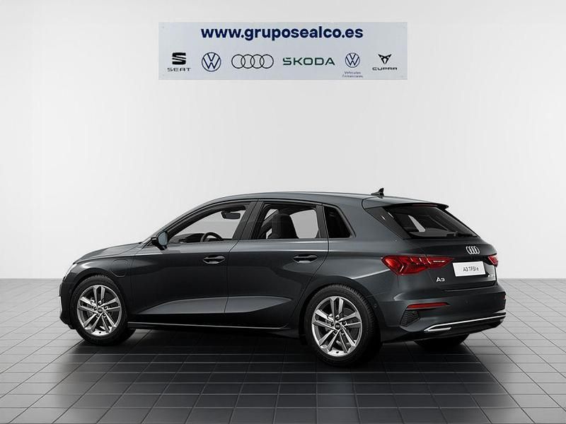Usado Audi A3 Sportback e-tron Advanced Plus 204 CV (150 kW) 2022 Gris Utilitario