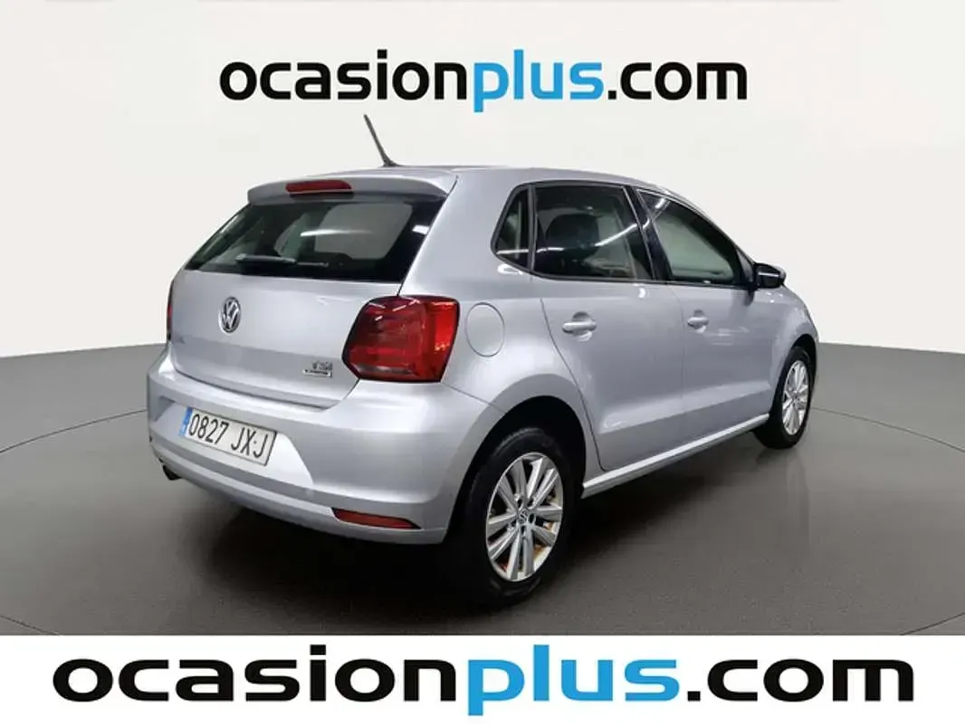 Usado VW Polo Advance 90 CV (66 kW) 2017 Plateado Utilitario