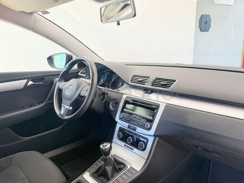 Usado VW Passat Advance 105 HP (77 kW) 2012 Preto Carrinha