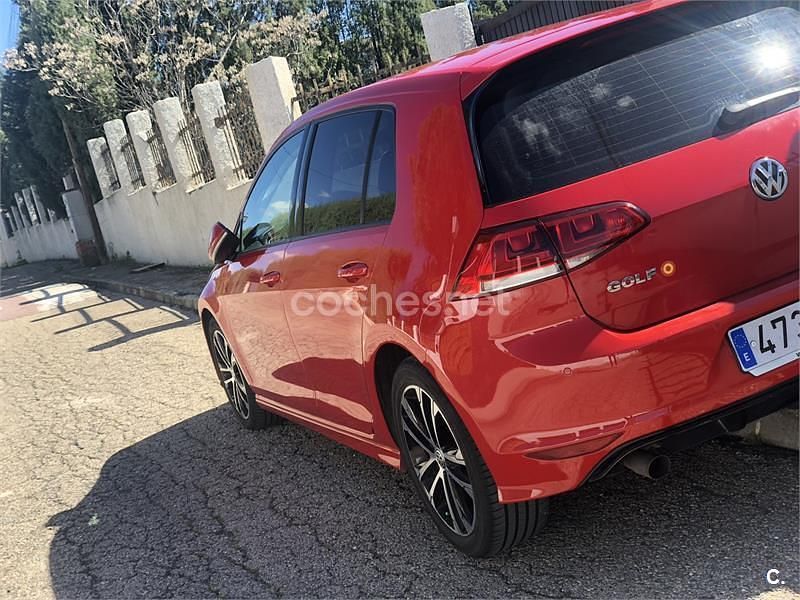 Usado VW Golf VII Edition 105 CV (77 kW) 2014 Rojo Berlina