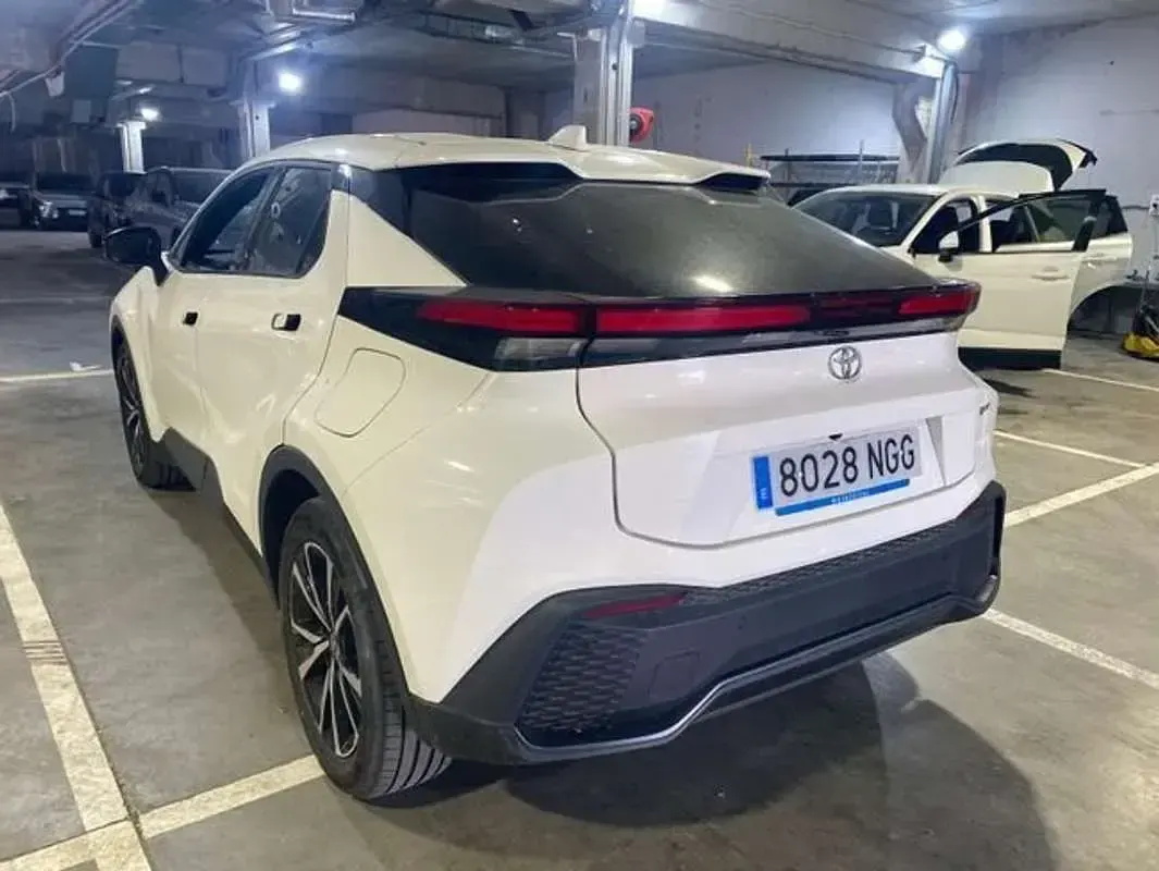 Usado Toyota C-HR Advance 140 CV (102 kW) 2025 Blanco SUV