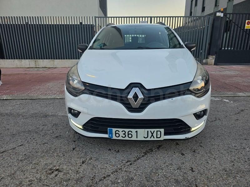 Usado Renault Clio GrandTour LIMITED 75 CV (55 kW) 2015 Blanco Familiar