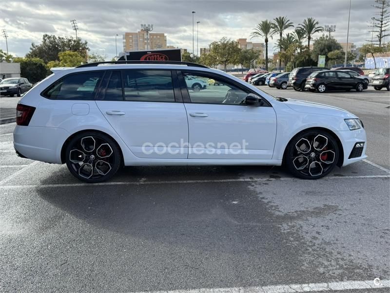 Blanco Usado 2017 Skoda Octavia RS Familiar | 17.800 € (Precio justo) - Imagen 1/4
