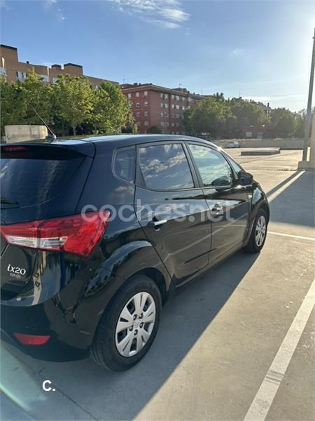 Negro Usado 2012 Hyundai ix20 Monovolumen | 11.500 € - Imagen 1/3