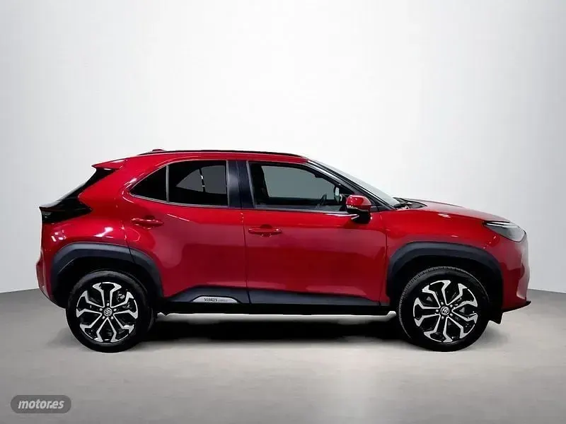 Usado Toyota Yaris Cross Active 116 CV (85 kW) 2024 Rojo SUV