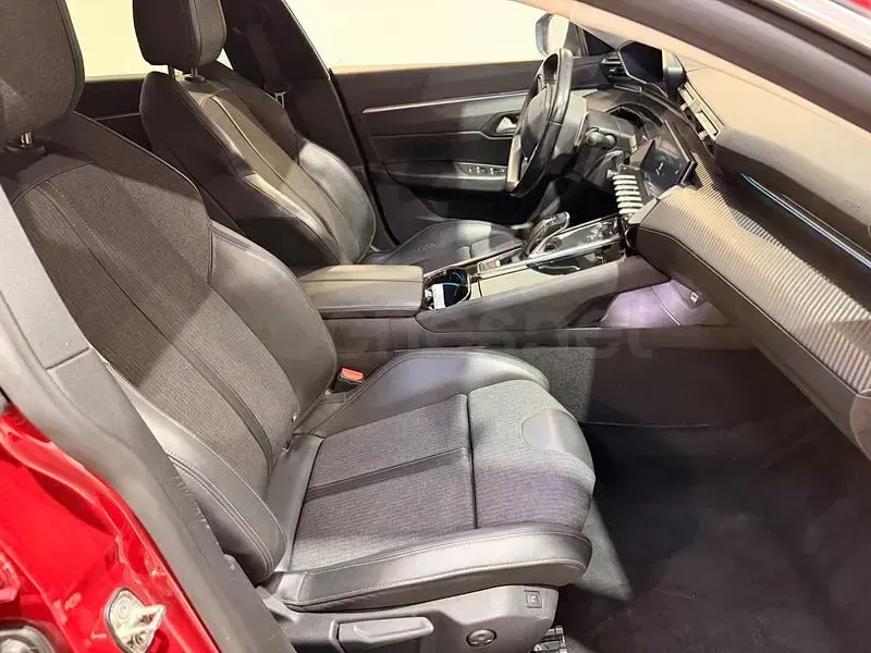 Usado Peugeot 508 Allure 130 CV (95 kW) 2021 Granate Berlina
