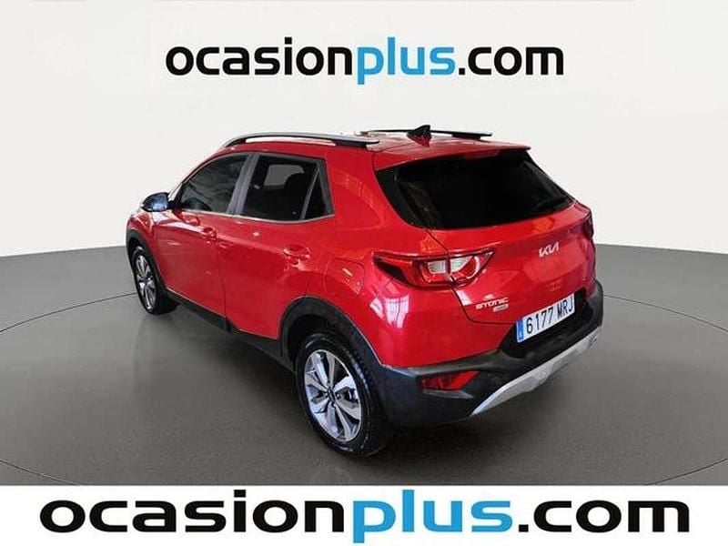 Usado Kia Stonic 120 CV (88 kW) 2024 Rojo SUV