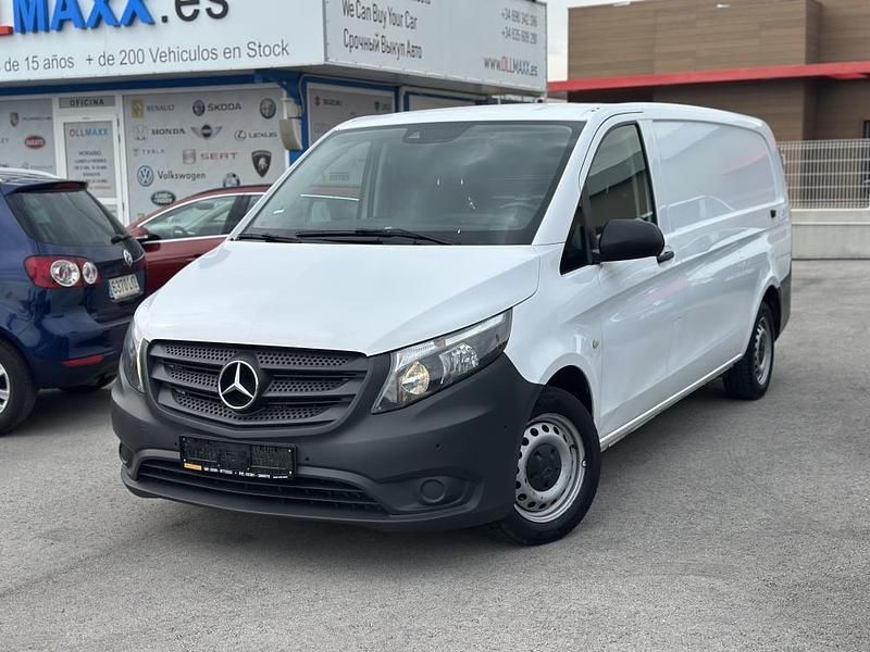 Usado Mercedes Vito 136 CV (100 kW) 2019 Blanco metalico Van