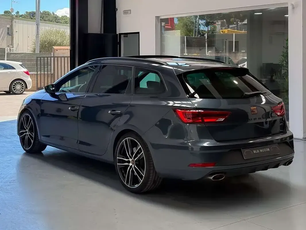 Usado Seat Leon ST CUPRA 300 CV (220 kW) 2019 Azul Familiar