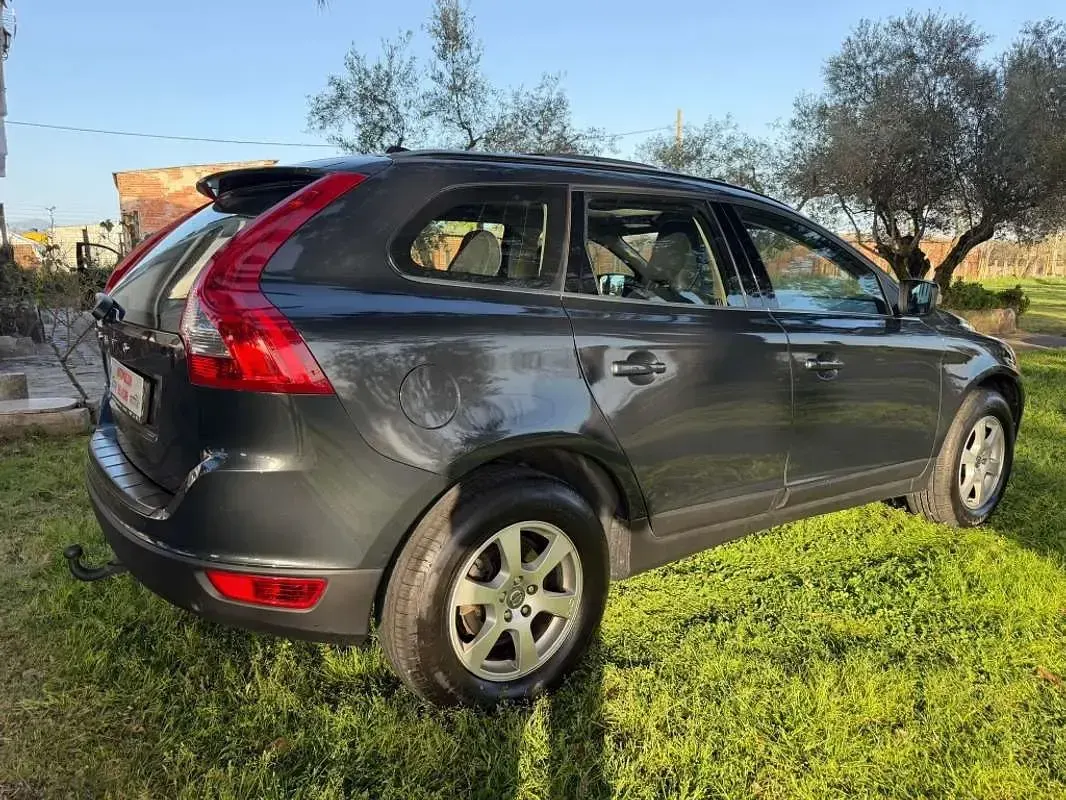 Usado Volvo XC60 R-Design 175 CV (128 kW) 2009 Gris SUV