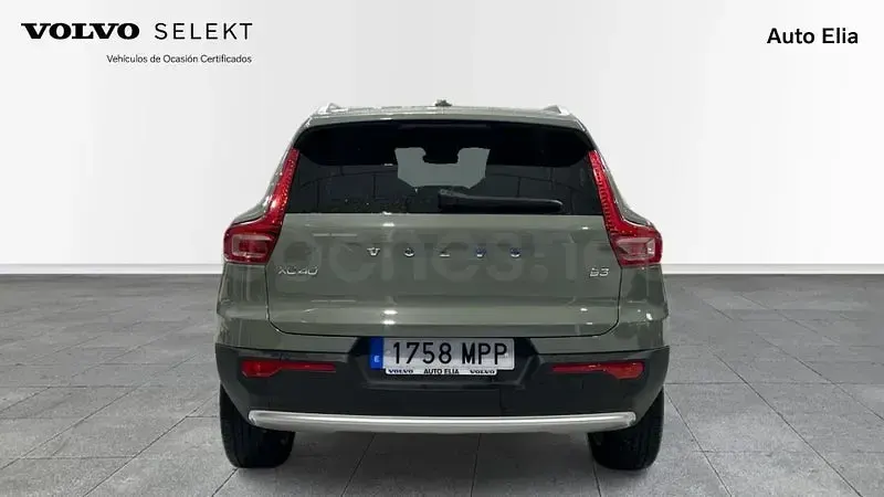 Usado Volvo XC40 Core 163 CV (119 kW) 2024 Verde SUV