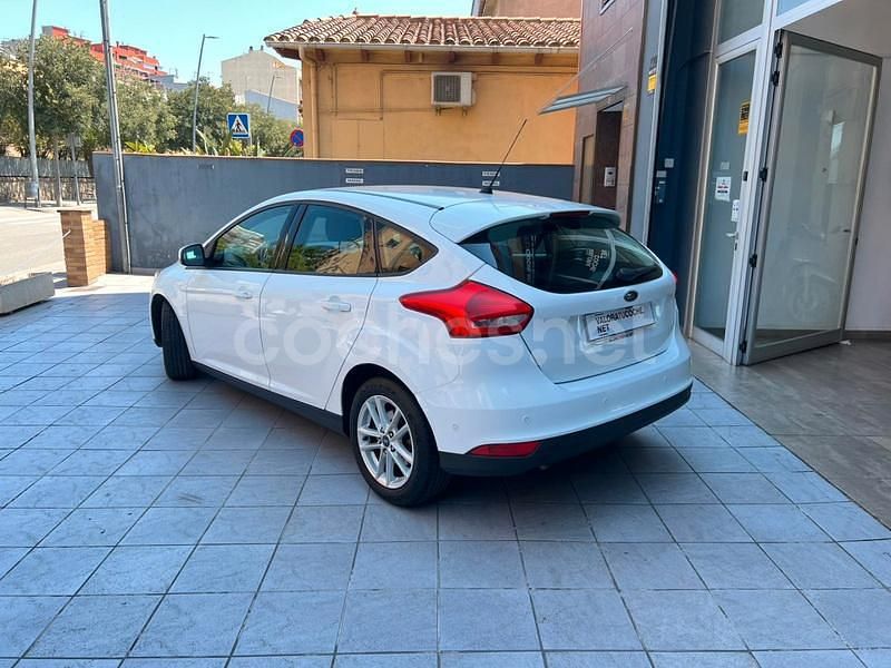 Usado Ford Focus Titanium 125 CV (91 kW) 2017 Blanco Berlina