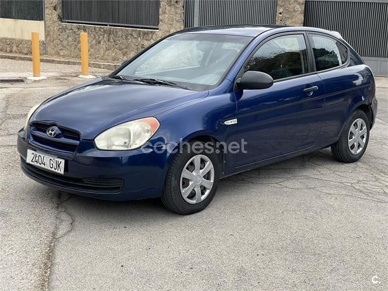 Azul Usado 2008 Hyundai Accent GLS Berlina | 2900 € - Imagen 1/4