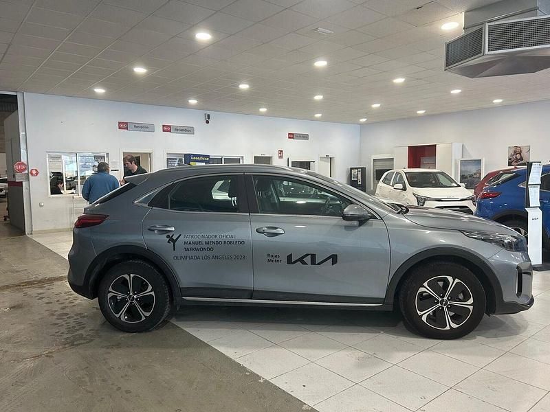 Usado Kia XCeed 141 CV (103 kW) 2024 Lunar silver SUV