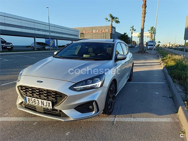Begagnad Ford Focus ST-Line 120 HK (88 kW) 2019 Grå Kombi