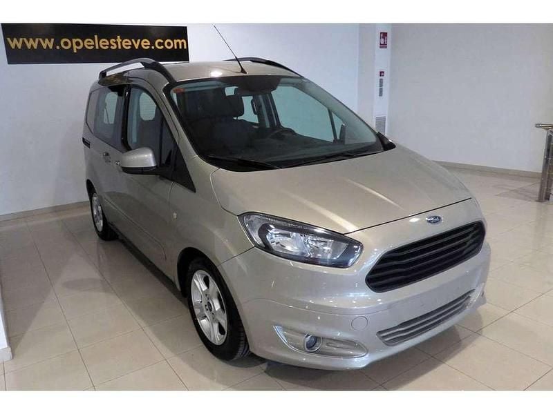 Usado Ford Tourneo Trend 101 CV (74 kW) 2015 Gris Familiar