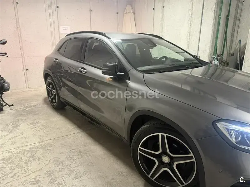 Usado Mercedes GLA200 136 CV (100 kW) 2017 Gris / plata SUV