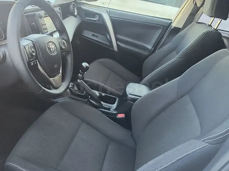 Usado Toyota RAV4 Advance 124 CV (91 kW) 2014 Blanco SUV