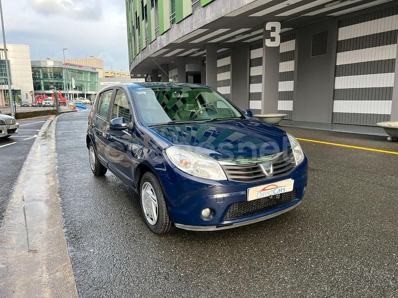Azul Usado 2012 Dacia Sandero Lauréate Berlina | 5990 € (Precio justo) - Imagen 1/4