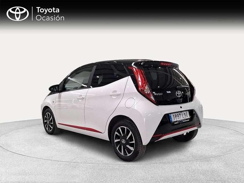 Używany Toyota Aygo Sport 72 KM (52 kW) 2021 Biały Hatchback