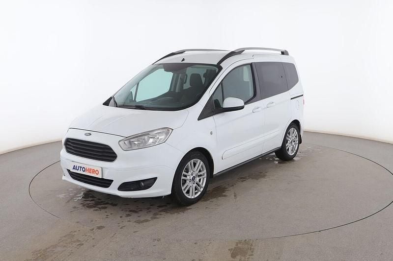 Usado Ford Tourneo Courier Titanium 100 CV (73 kW) 2016 Blanco Monovolumen