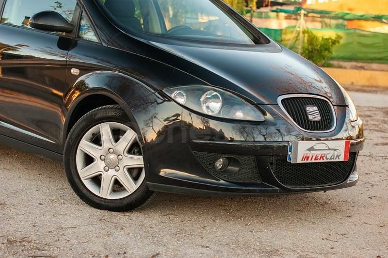 Usado Seat Altea Reference 105 CV (77 kW) 2008 Negro Monovolumen