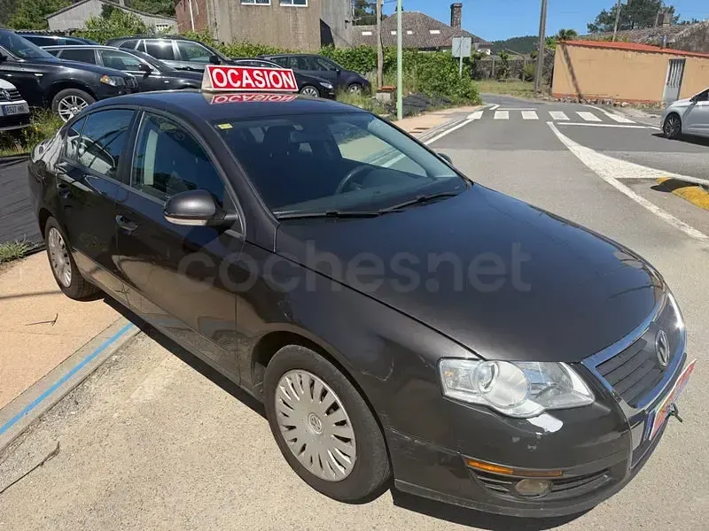 Usado VW Passat Advance 140 CV (102 kW) 2006 Marrón Berlina