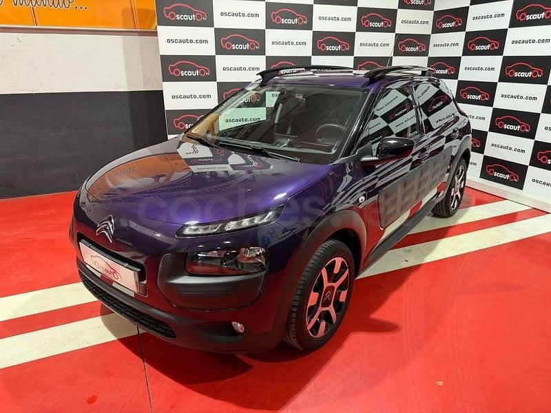 Usado Citroën C4 Shine 100 CV (73 kW) 2016 Granate Berlina