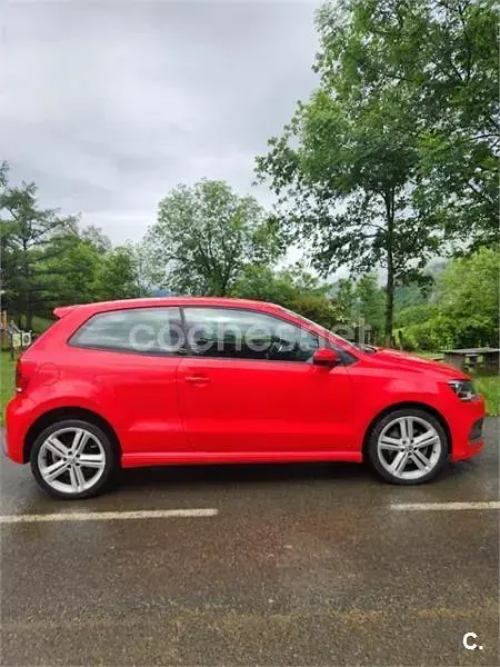 Usado VW Polo Sport 105 CV (77 kW) 2013 Rojo Utilitario