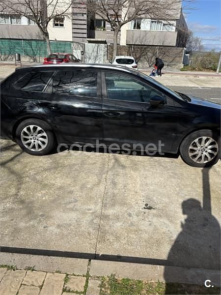 Usado Seat Leon ST CONNECT 125 CV (91 kW) 2015 Negro Familiar