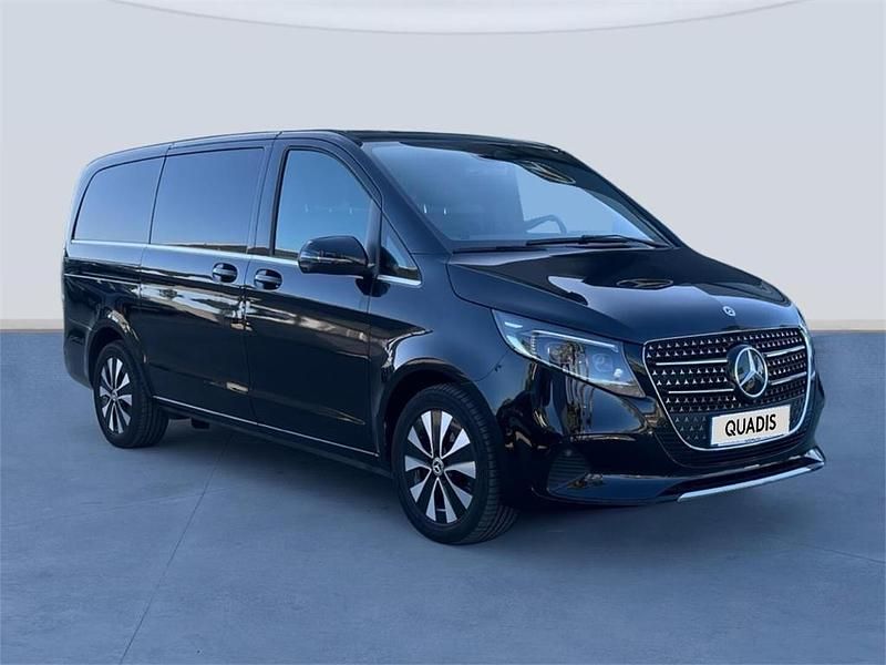 Usado Mercedes V220 Avantgarde 163 CV (119 kW) 2025 Negro obsidiana Monovolumen