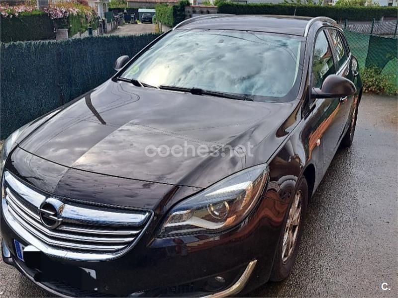 Usado Opel Insignia Business 140 CV (102 kW) 2014 Negro Familiar