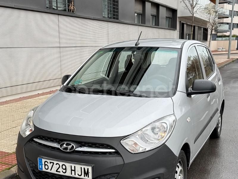Gris / plata Usado 2012 Hyundai i10 Classic Utilitario | 4499 € (Precio justo) - Imagen 1/4