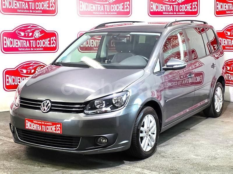 Usado VW Touran Advance 140 CV (102 kW) 2014 Gris / plata Monovolumen