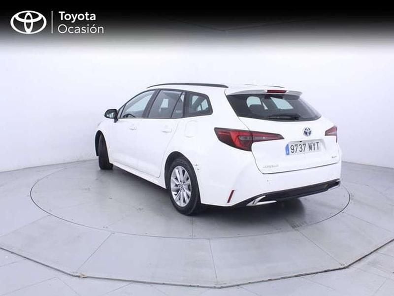 Usado Toyota Corolla Active 140 CV (102 kW) 2025 Blanco Familiar