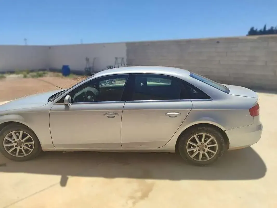 Usado Audi A4 Premium 150 CV (110 kW) 2012 Gris Berlina