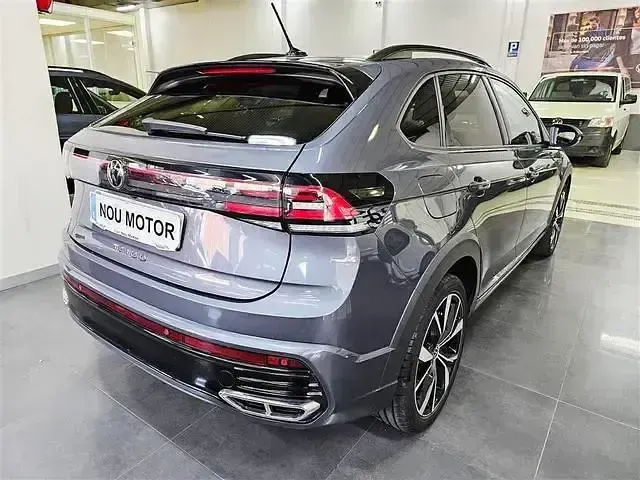 Usado VW Taigo R-line 150 CV (110 kW) 2022 Gris / plata SUV