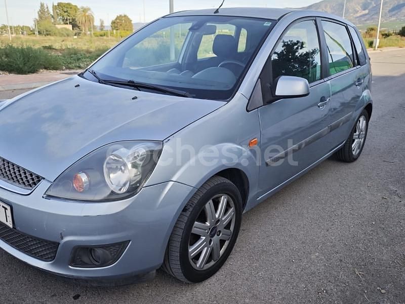 Azul Usado 2006 Ford Fiesta Berlina | 2700 € - Imagen 1/4