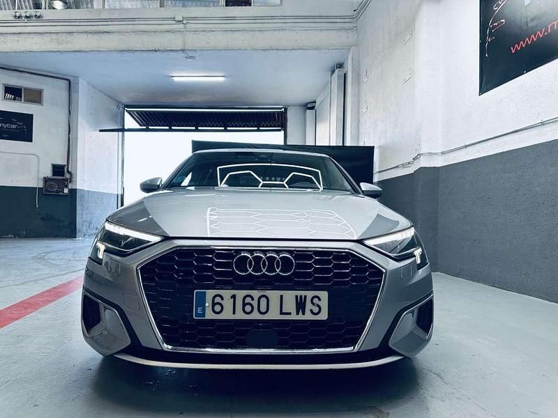 Usado Audi A3 Sportback Advanced 116 CV (85 kW) 2022 Gris Utilitario