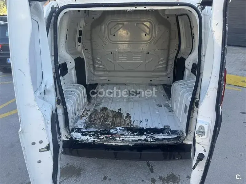 Usado Peugeot Bipper Access 75 CV (55 kW) 2013 Blanco Monovolumen