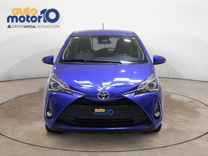 Usado Toyota Yaris Active 69 CV (50 kW) 2018 Azul Utilitario