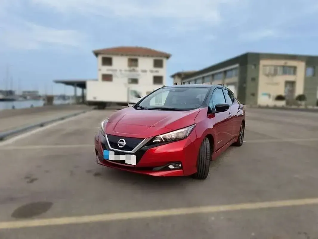 Usado Nissan Leaf N-Connecta 110 kW (150 CV) 2020 Rojo Utilitario